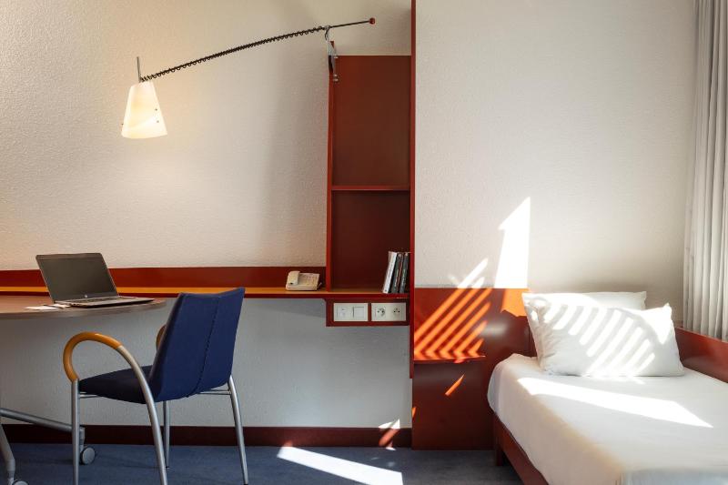 Superior Suite with One Double Bed and One Single Bed image 2
