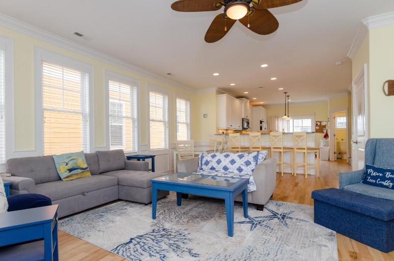 CB Sea #2 by Bryant Real Estate - image 3