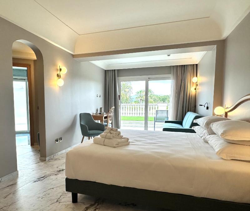 Suite with Spa Access image 1