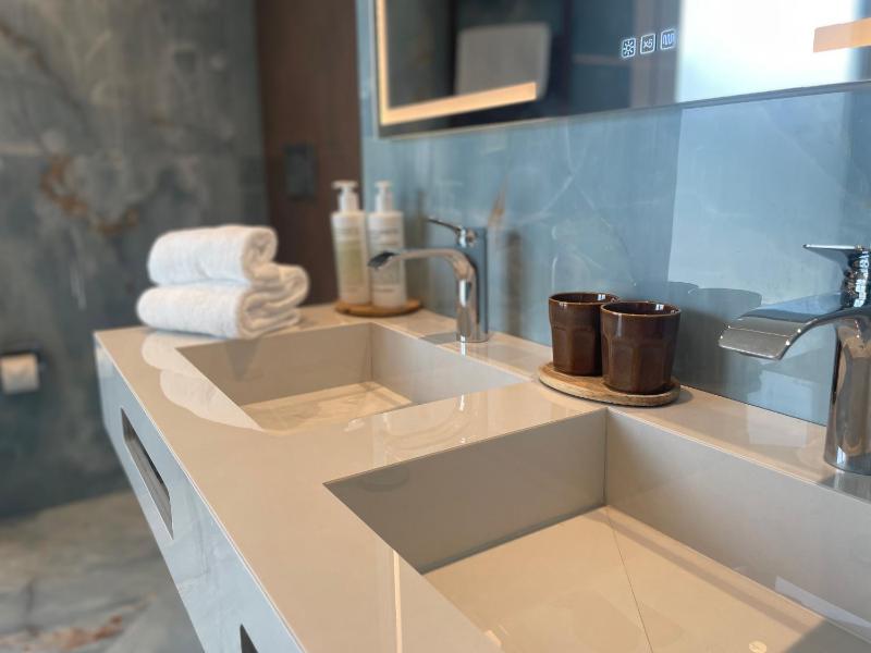 Suite with Spa Access image 2