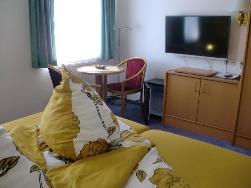 Double Room image 3