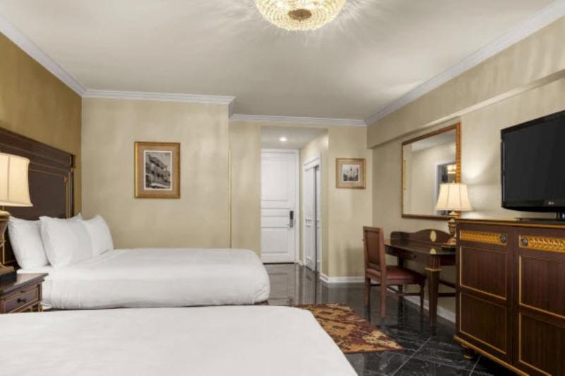 Superior Queen Room with Two Queen Beds image 3