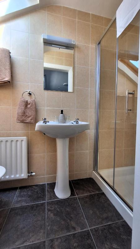 Classic Triple Room image 2