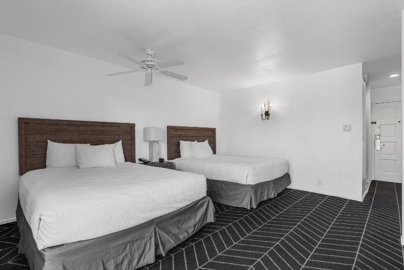 2 Queen Beds Non Smoking image 3