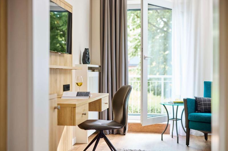 Premium Plus Double Room with Garden View - with air condition image 4