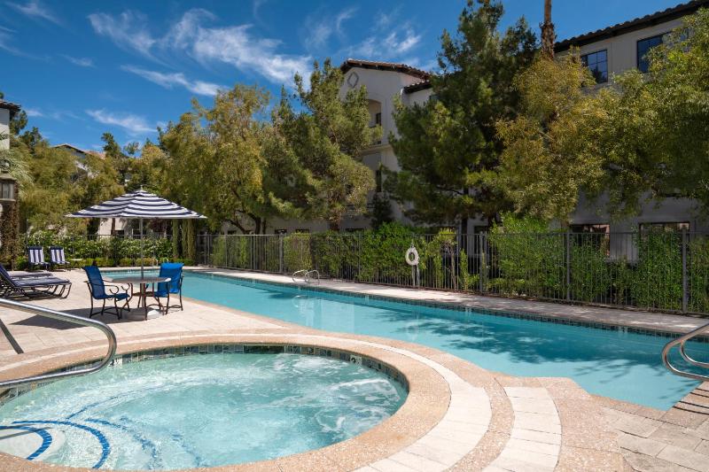 Tuscany Suites and Casino Hotel - image 7