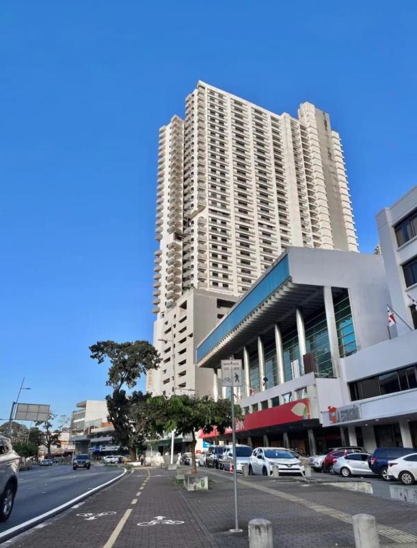 Centrally located and comfortable apartment - image 12