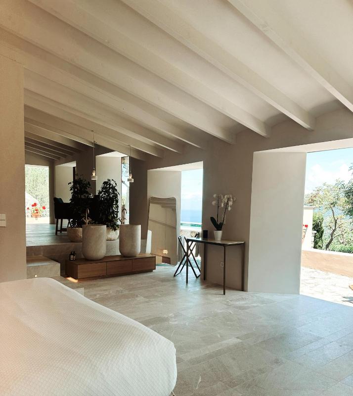 Grand Sea View Suite with Private Pool image 4