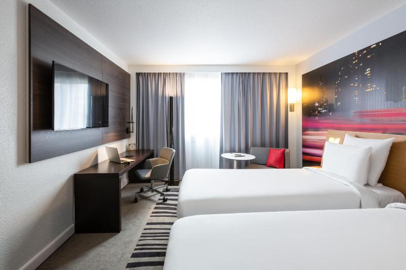Classic Double Room with King Size Bed image 3