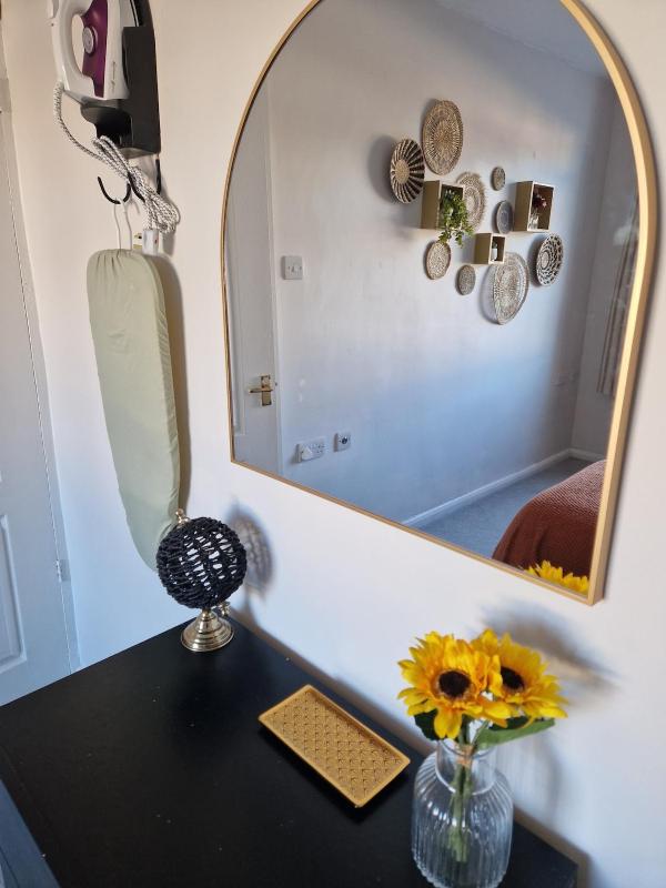 #37 Sleeps 6 stylish and comfortable home - image 21