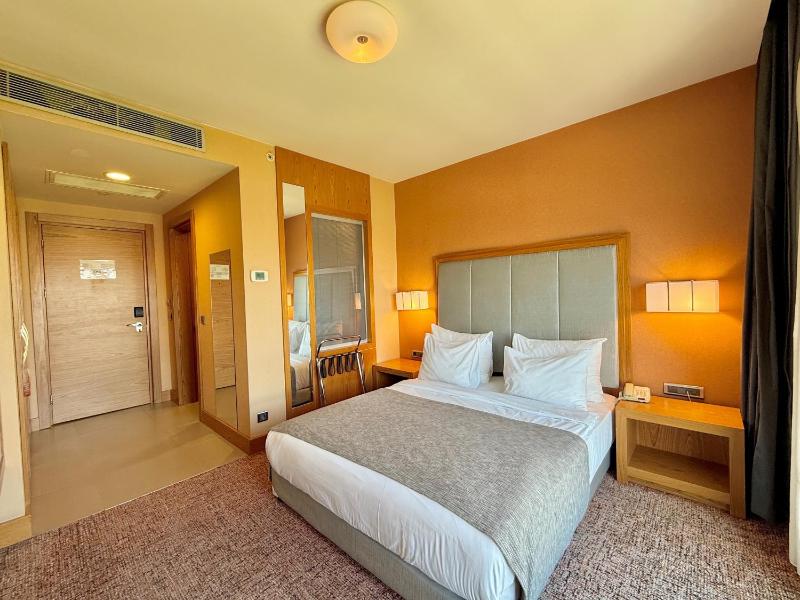 Double Room with Garden View image 1