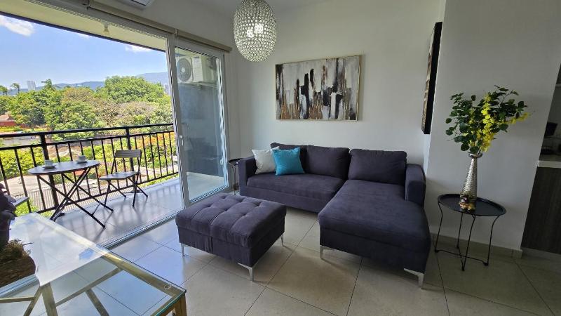 Acogedor y Centrico Apartamento - image 2