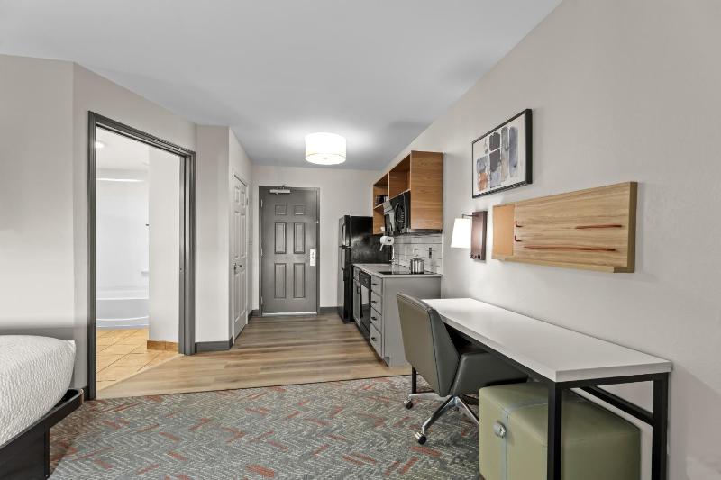 Queen Suite with Two Queen Beds image 1