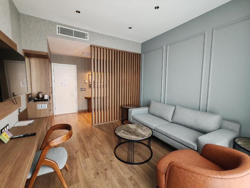 Deluxe Suite image 4