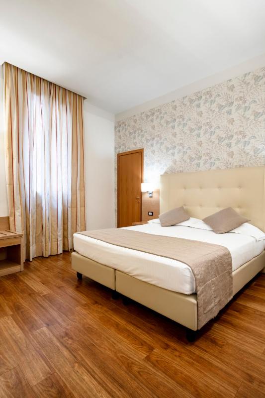 Superior Double or Twin Room image 4
