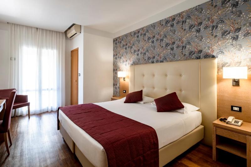 Hotel Accademia - image 13
