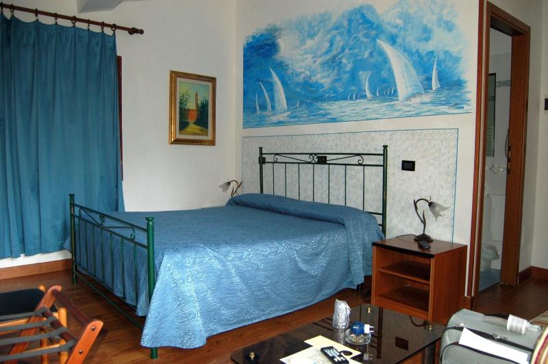 Triple Room image 2