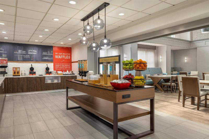 Hampton Inn & Suites Galveston - image 4