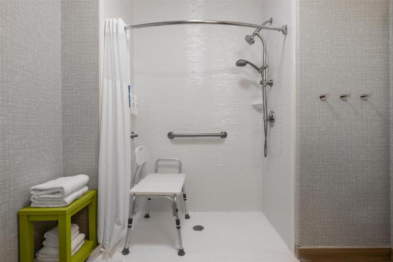 Hampton Inn & Suites Galveston - image 3