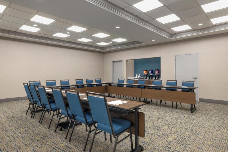 Hampton Inn & Suites Galveston - image 12