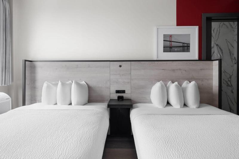 Double Room with Two Double Beds - Non-Smoking image 4
