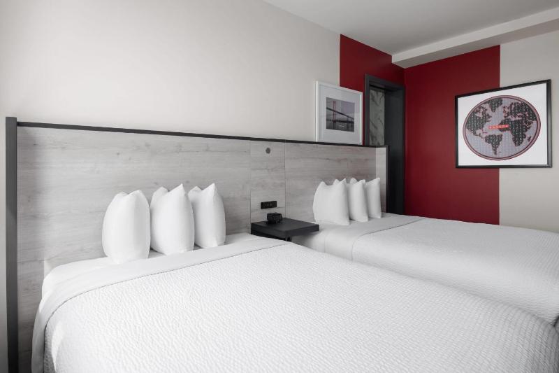 Double Room with Two Double Beds - Non-Smoking image 3