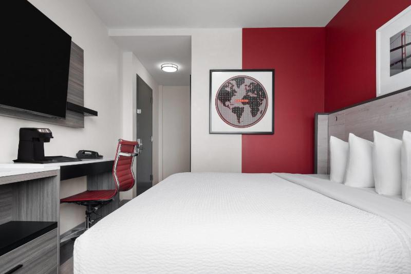 King Room - Non-Smoking image 2