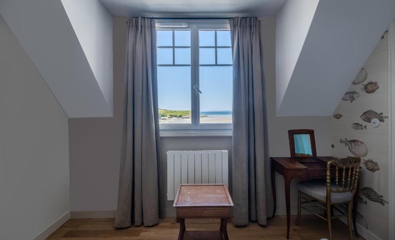 Apartment with Sea View image 2