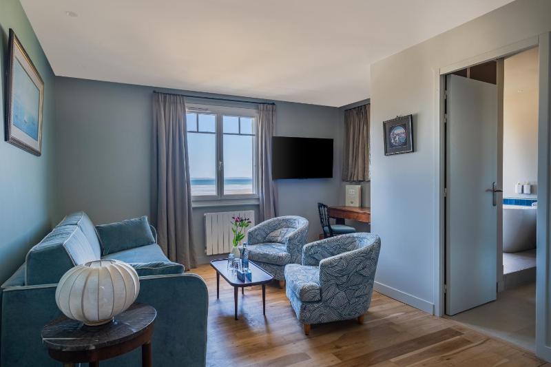 Apartment with Sea View image 1