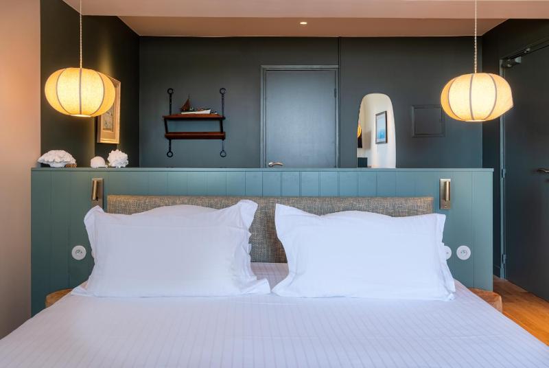 Superior Double Room with Sea View image 1