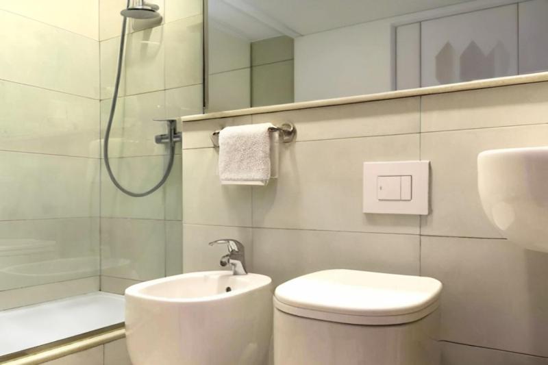 Double Room with Sea View image 3