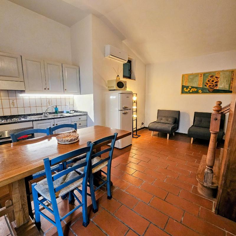 One-Bedroom Apartment with Sofa Bed image 2