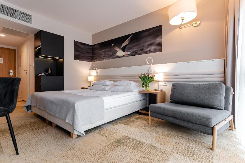 Double or Twin Room image 3