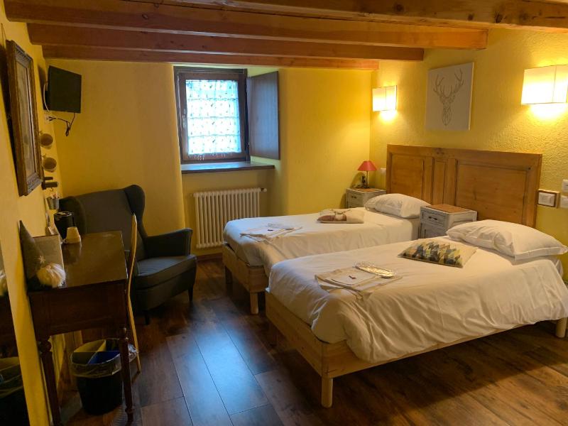Double or Twin Room image 3