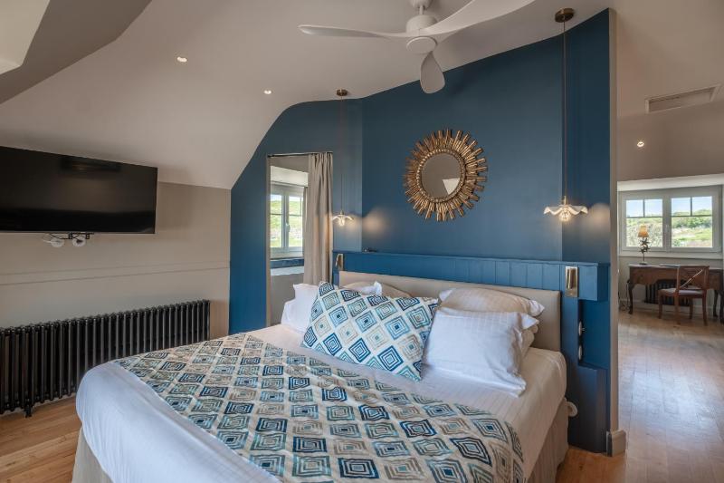 Deluxe Double Room with Sea View image 1