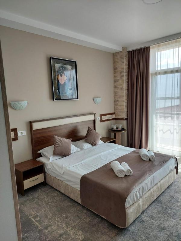 Double Room with Sea View image 4