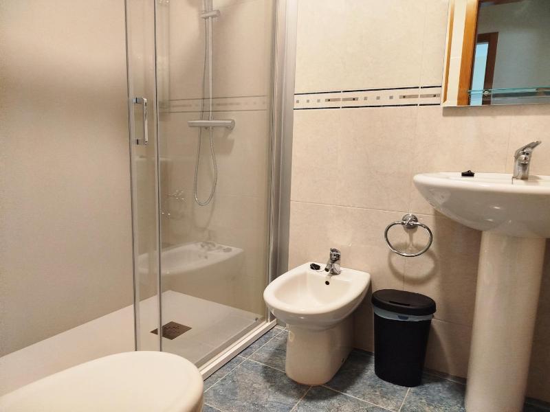 One-Bedroom Standard Apartment image 2