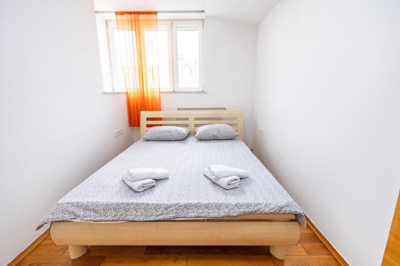 Spacious Apartment in Downtown - image 15