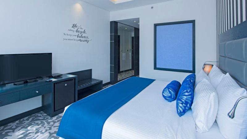 Club Room image 3
