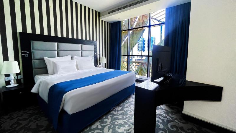 Executive Club Suite image 3