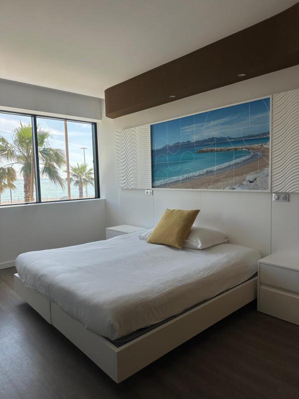 Double Room with Sea View image 1