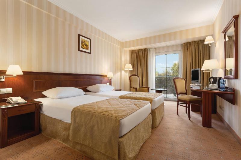 Deluxe Room with Two Twin Beds - Non-Smoking image 3