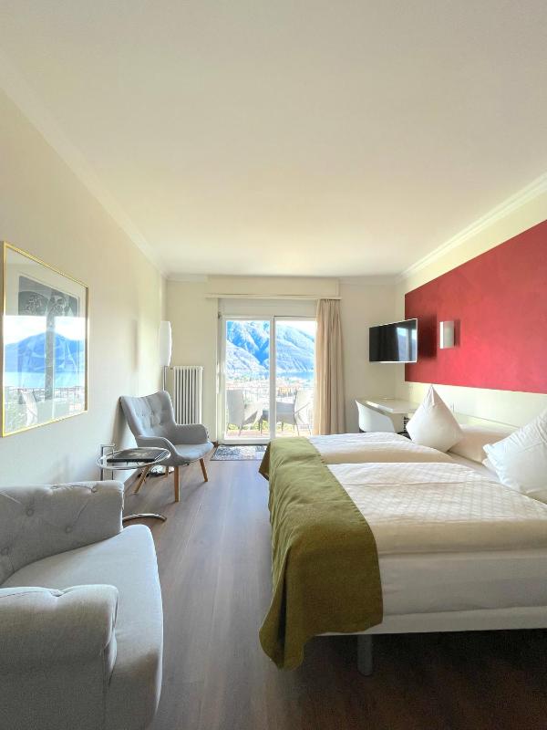 Comfort Double Room with Lake View image 1