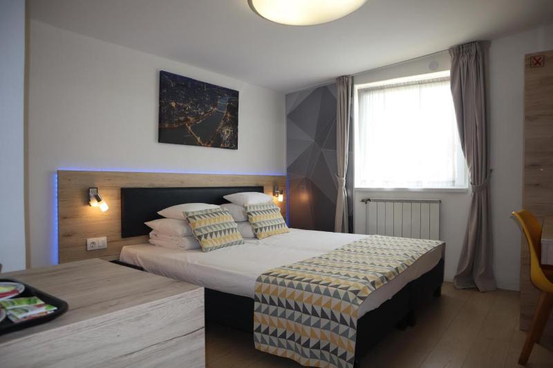 Standard double/twin room image 4