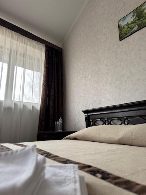 Double Room with Balcony image 2