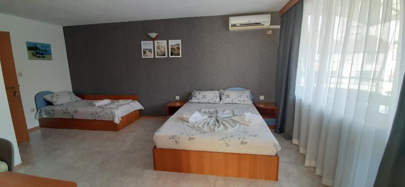 Apartment (2 Adults + 2 Children) image 4