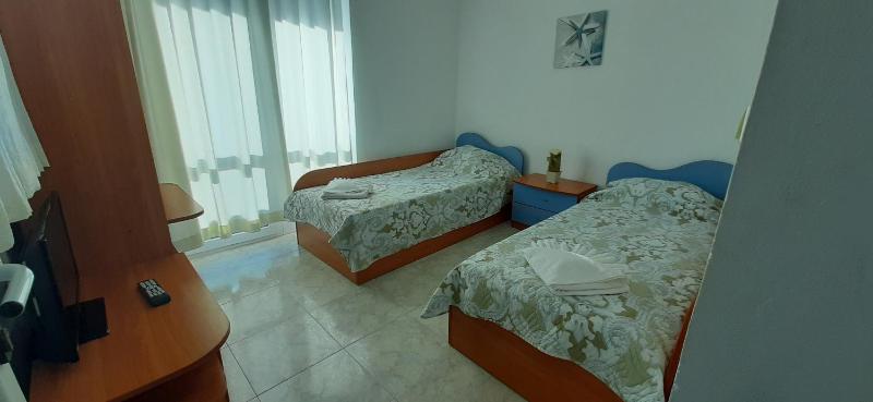 Apartment (2 Adults + 2 Children) image 3
