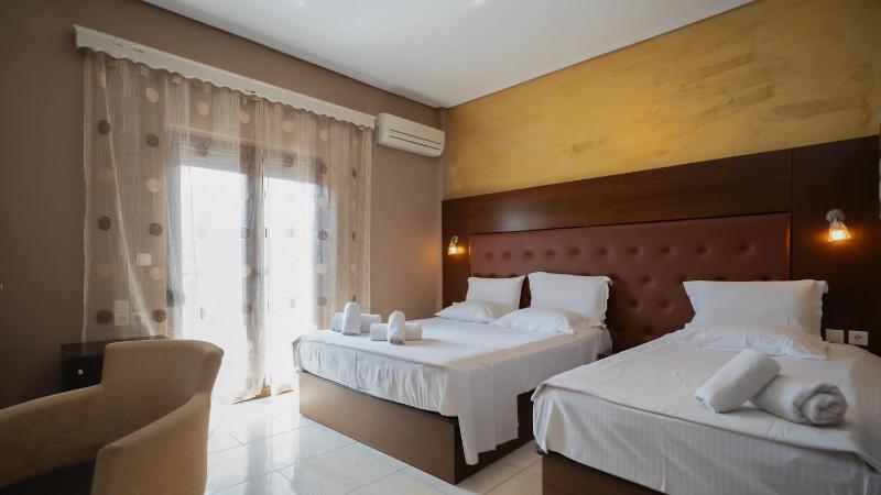 Triple Room with Partial Meteora View image 3