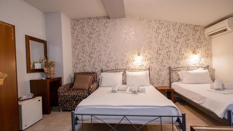 Triple Room with Partial Meteora View image 2