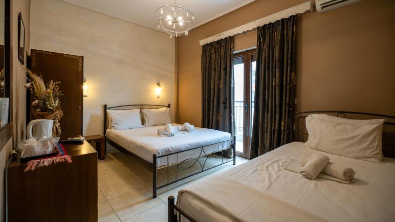 Triple Room with Partial Meteora View image 1